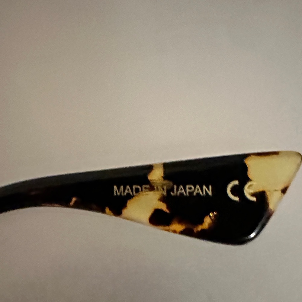 Gucci Women's Maroon and Gold Glasses - Picture 2 of 7